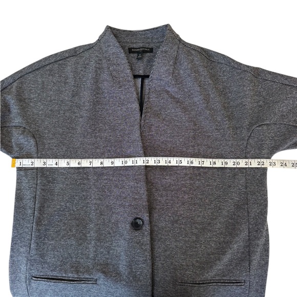 Banana Republic Gray Houndstooth Open-Front Blazer
A015 - Picture 7 of 8